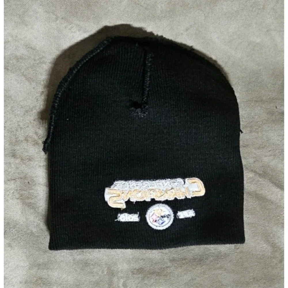 Pittsburgh Steelers AFC 2010 Conference Champions Beanie Hat and FBF Socks Set